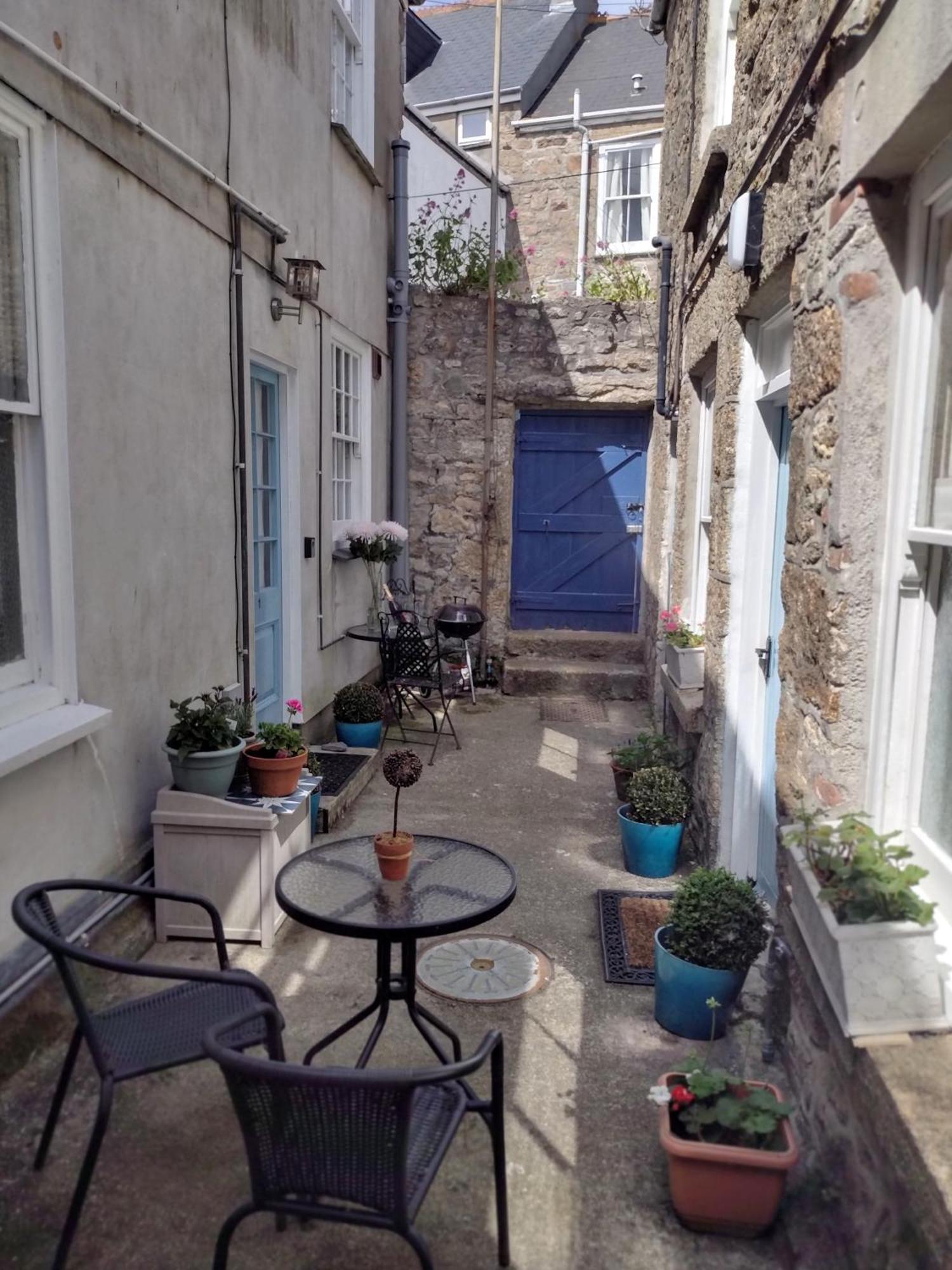 Apartment 1 Courtyard Mews Penzance